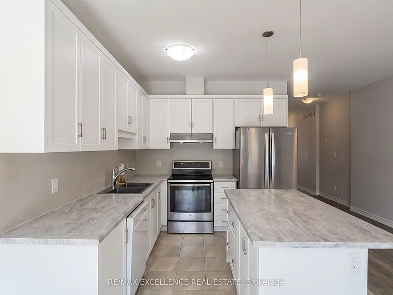186 Louise St — Photo 2