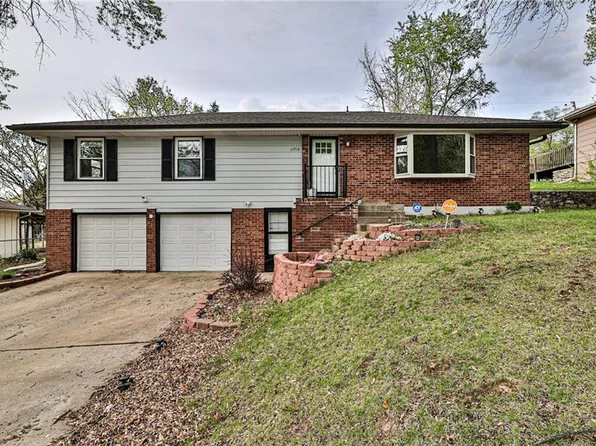 11914 Felton St, Sugar Creek, MO 64054