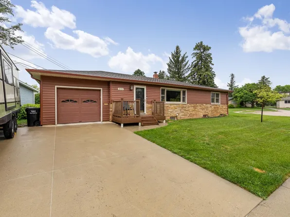 215 Stanley Ct, Rapid City, SD 57702