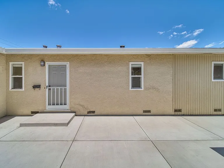 877 Miller Ave — Photo 21