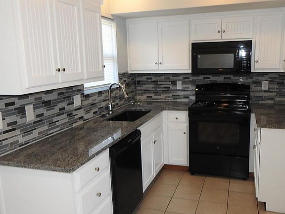 4th image of 620 N Hocker Ave APT A