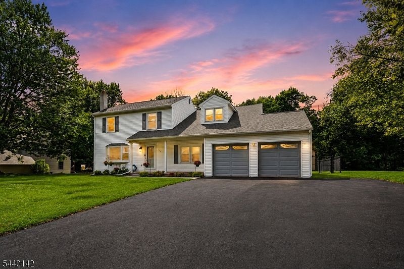 1st image of 37 Rolling Ridge Rd