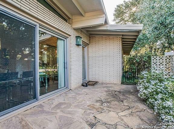 3rd image of 411 Rockhill Dr