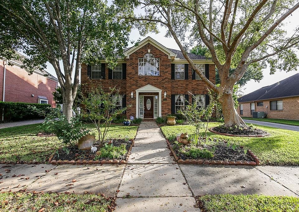 1st image of 614 Fernglade Dr