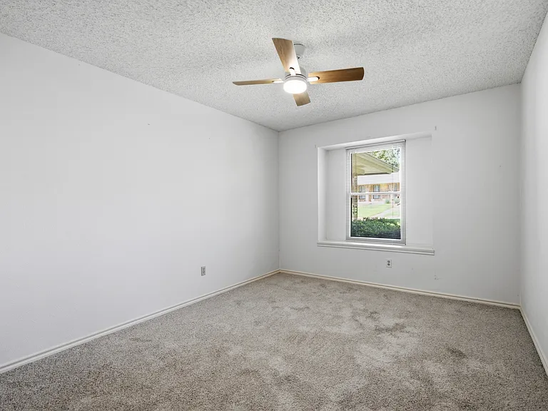 2505 Ironwood Ct — Photo 9
