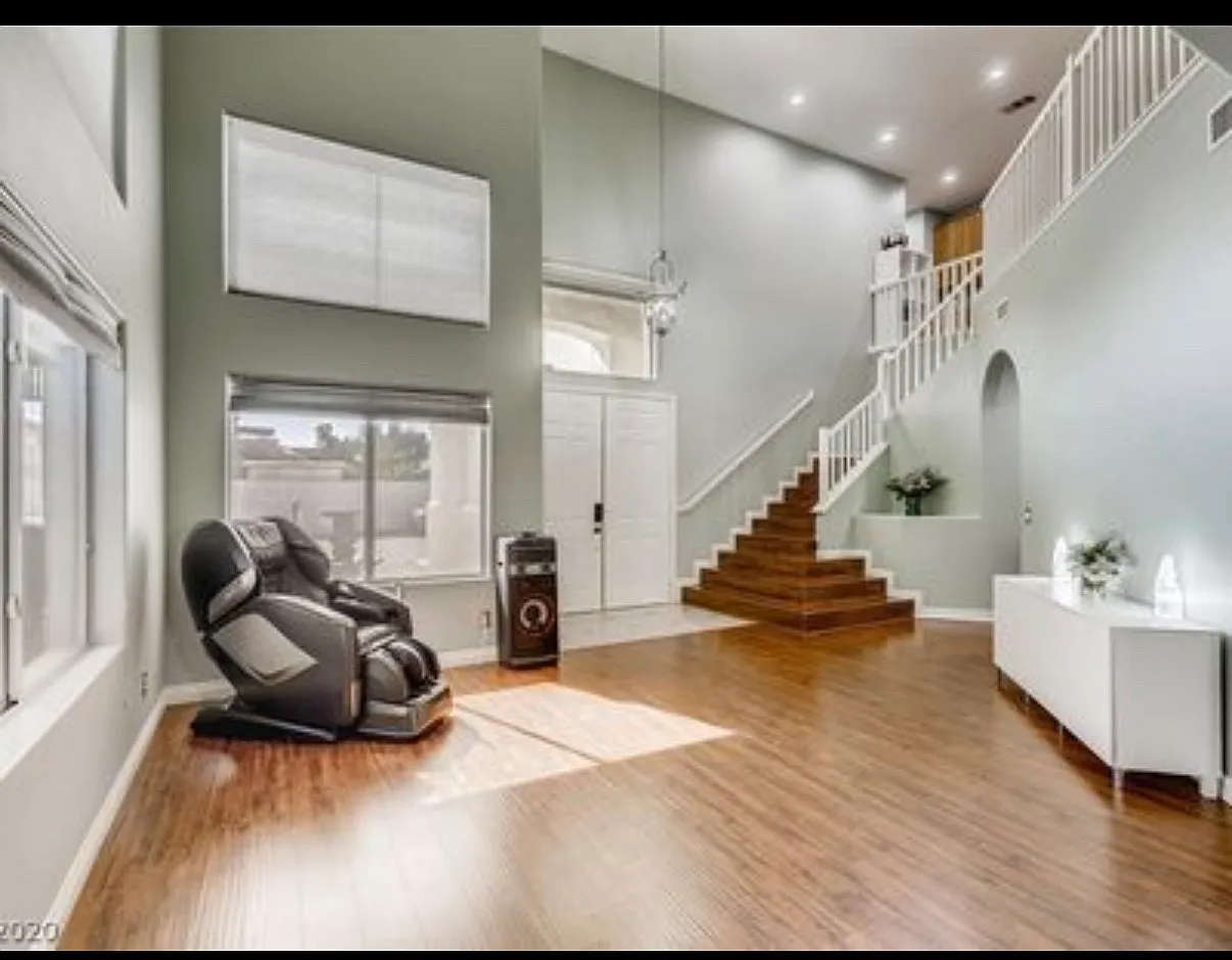 5 bed, 3368 sqft, $5,000 — Photo 2