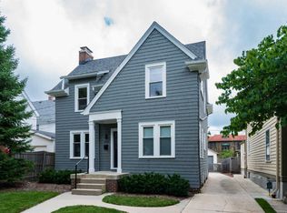 2408 E Beverly Rd, Shorewood, WI 53211