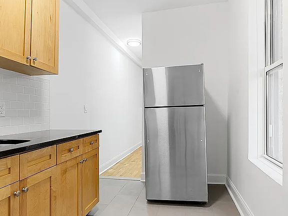 2nd image of 409 14th St #4091L