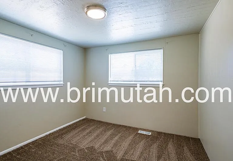 2393 E 3000 S — Photo 15