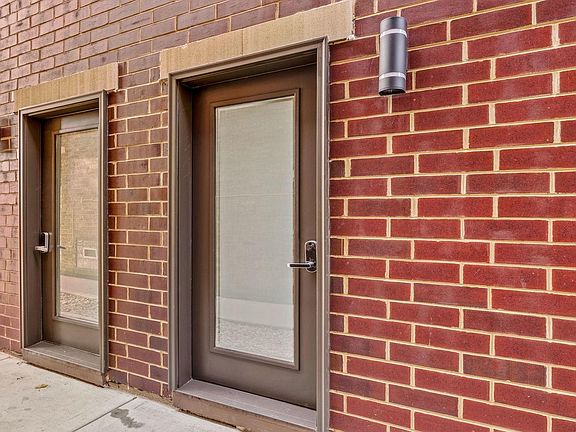 2nd image of 6223 N Albany Ave #B