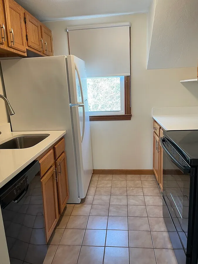 2 bed, 900 sqft, $2,300 — Photo 3