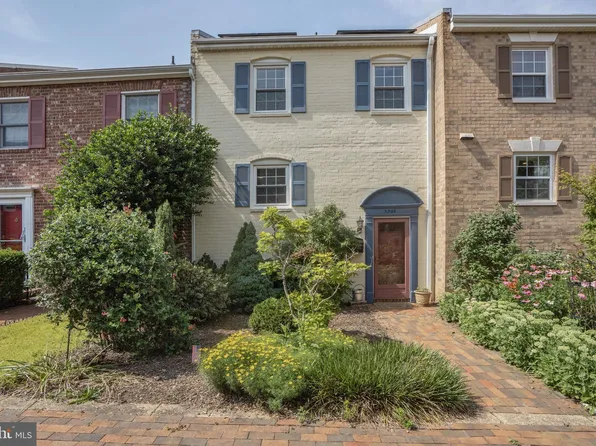 3848 University Dr, Fairfax, VA 22030