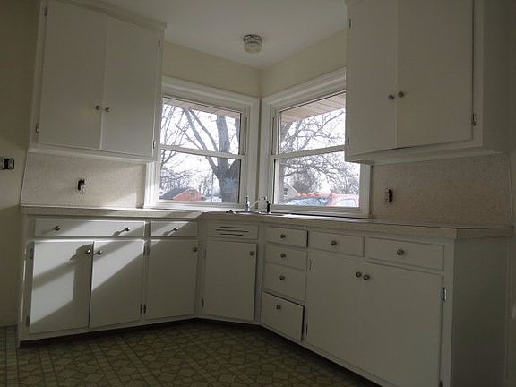2nd image of 1745 Mohawk Dr