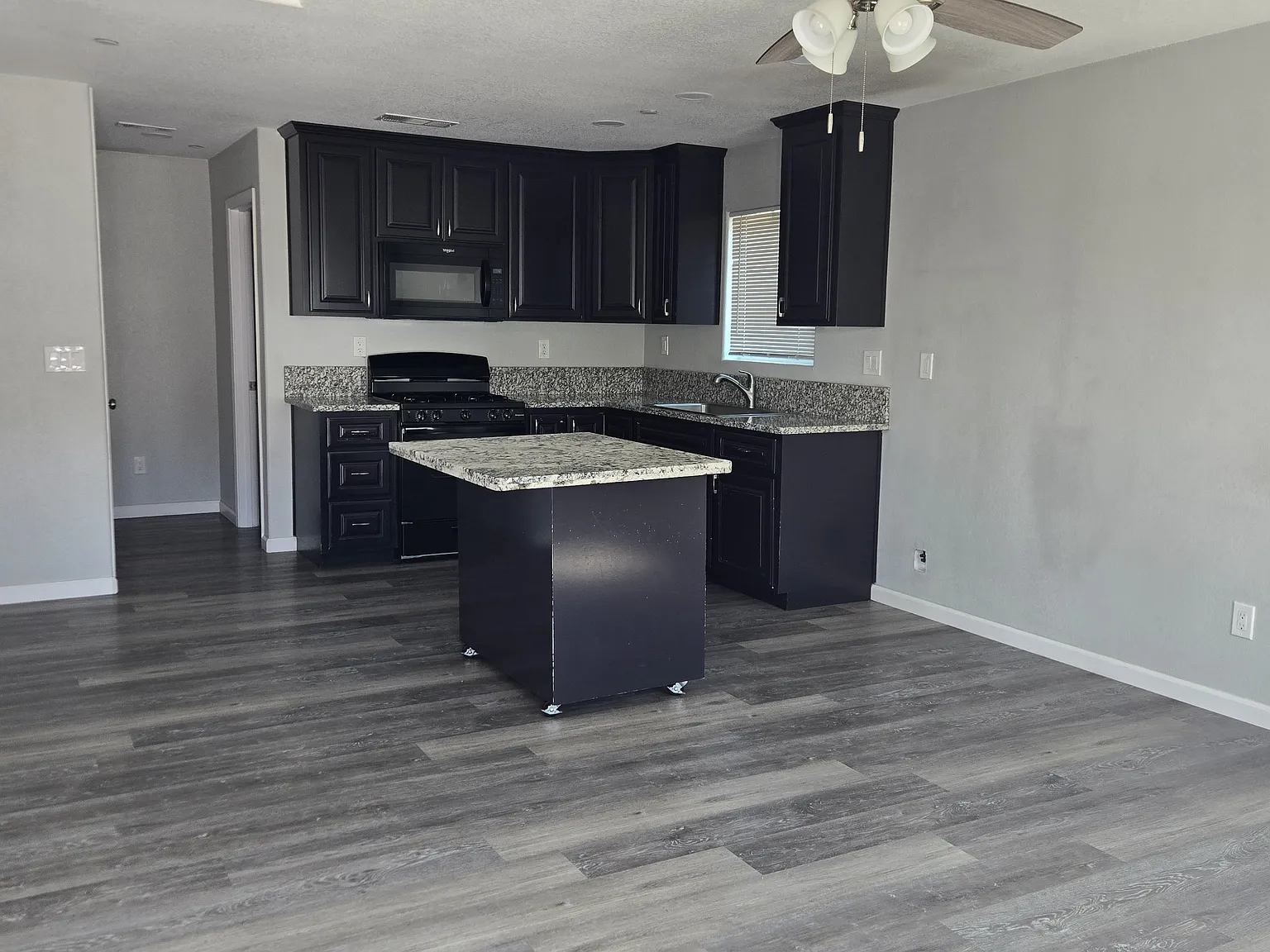 1/2 F St, Los Banos — Photo 4