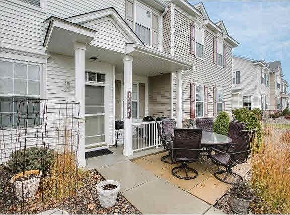 2nd image of 10995 Oak Grove Circle
