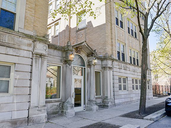 3rd image of 1334 E Hyde Park Blvd