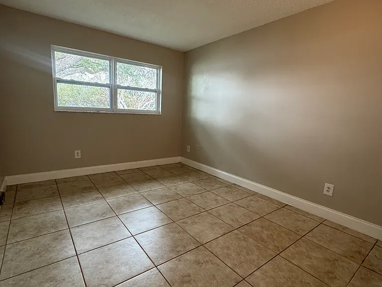 2421 Granada Ave #6 — Photo 6