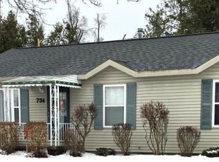734 Clinton St, Alpena, MI