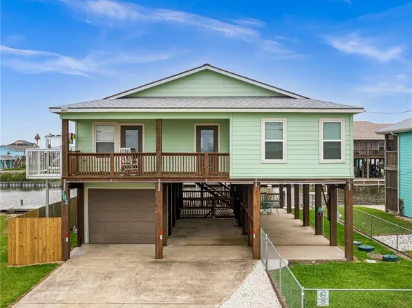 282 Kingfish Dr, Rockport, TX 78382