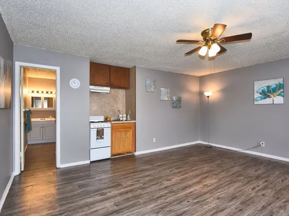 South Point Apartments, 827 S York St #Dd8469dd3, Muskogee, OK 74403
