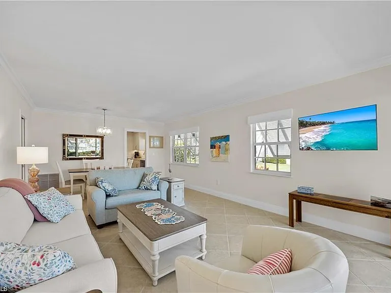 3070 Gulf Shore Blvd N #103 — Photo 1
