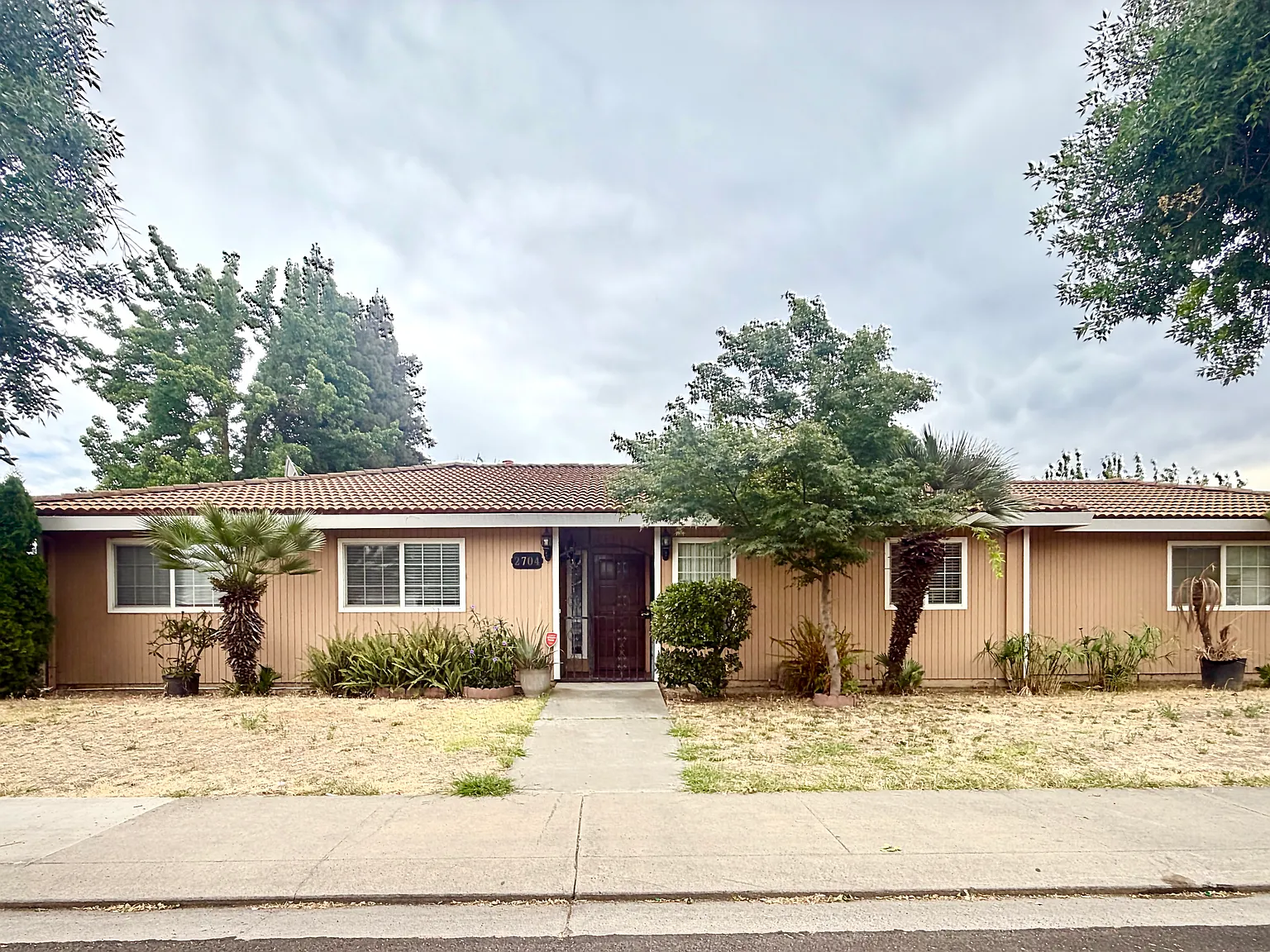 2704 Finlandia Ave — Photo 2