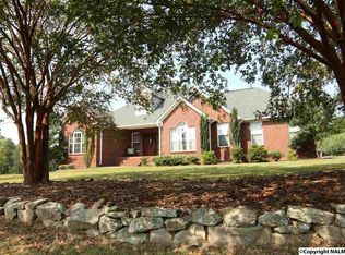 16 Kid Creek Dr, Union Grove, AL 35175
