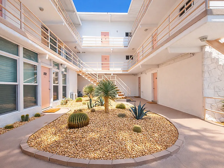 6871 Franklin Ave - Hollywood Cozmo — Photo 51