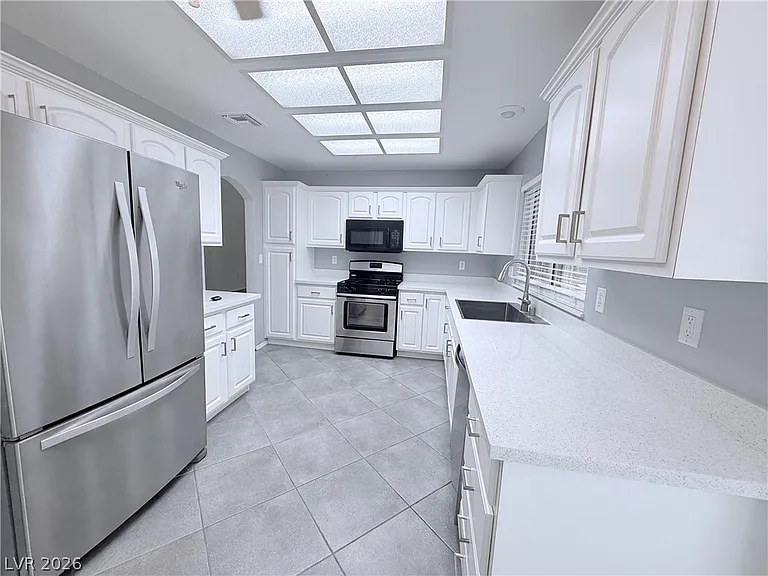 9709 Blue Bell Dr — Photo 7