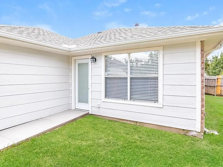 1708 Beau Ct — Photo 33