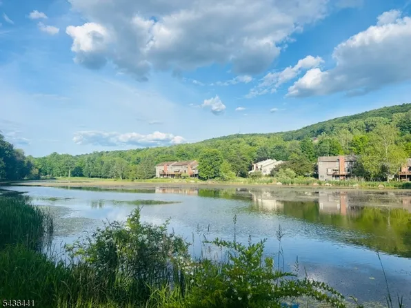4 Meadowlark, Allamuchy Twp., NJ 07840