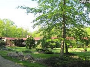 9821 Whisper Wood Cir, Chagrin Falls, OH