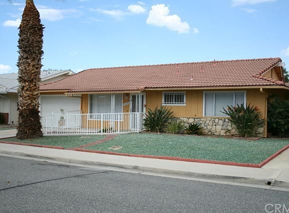 2nd image of 1620 Sandlewood Dr