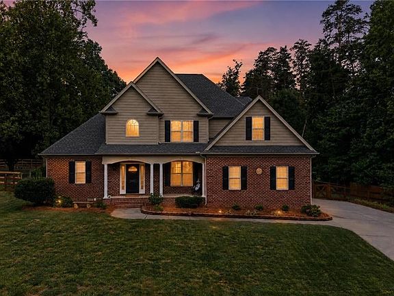 2nd image of 8915 Grove Park Dr