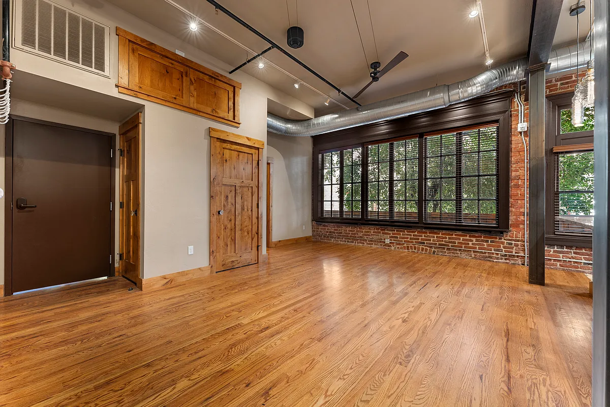 Photo 2 of 38 - 1128 N Grant St #101 - Denver, CO Building Photo - 1128 N Grant St #101