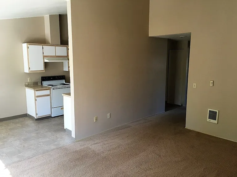 Vista Pointe Apartments in South Salem Oregon Comfortable Living Near Shopping and I5 — Photo 11