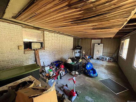 5th image of 8860 Sharon Hills St