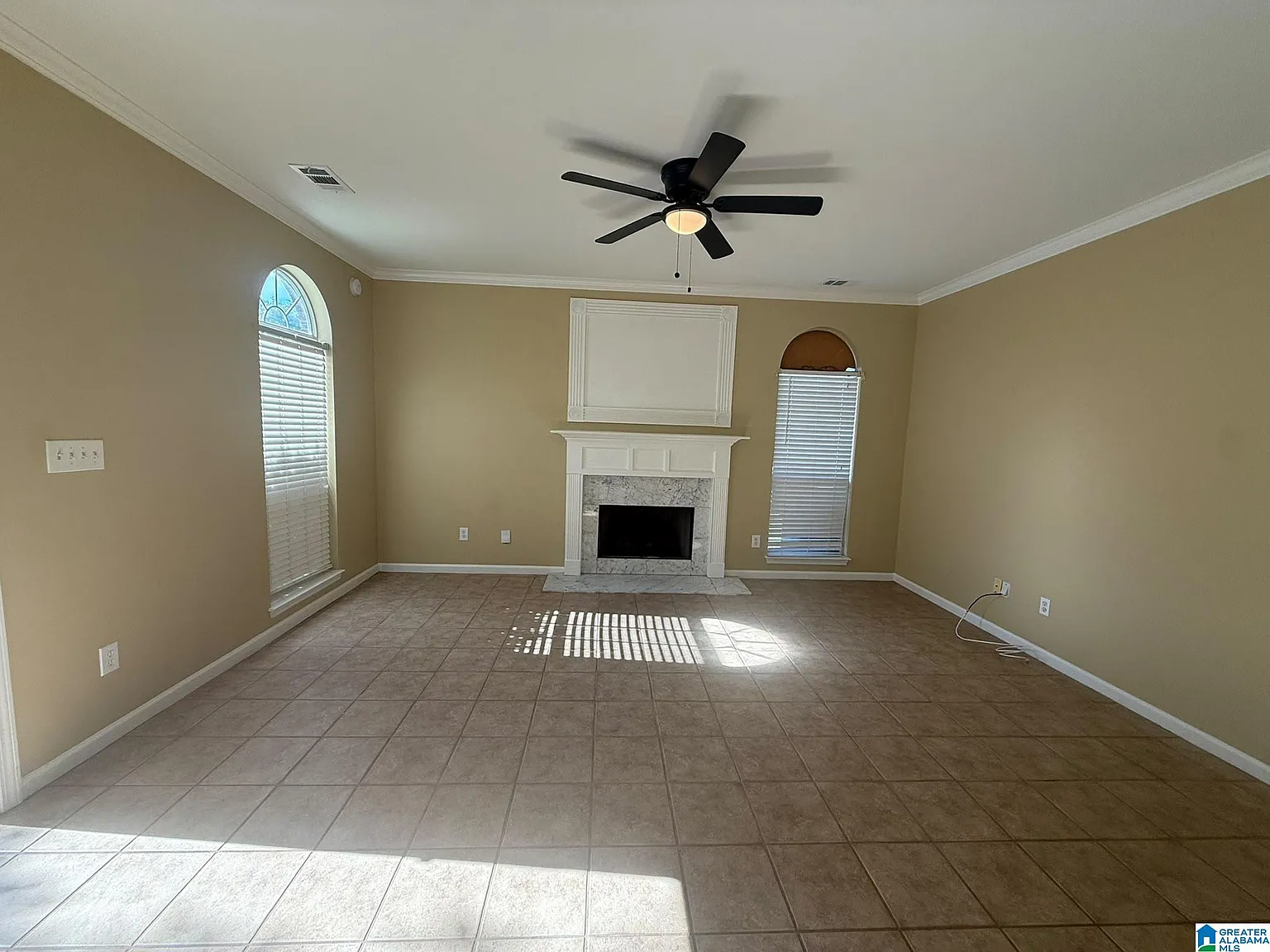 3 bed, 2.0 bath, $1,800 — Photo 3