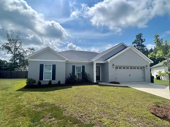 210 Scarlett Oak Dr, Headland, AL 36345