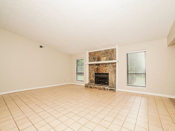 3rd image of 35 Windsong Ct