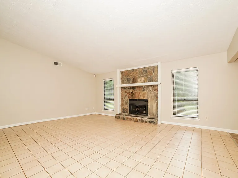 35 Windsong Ct — Photo 3