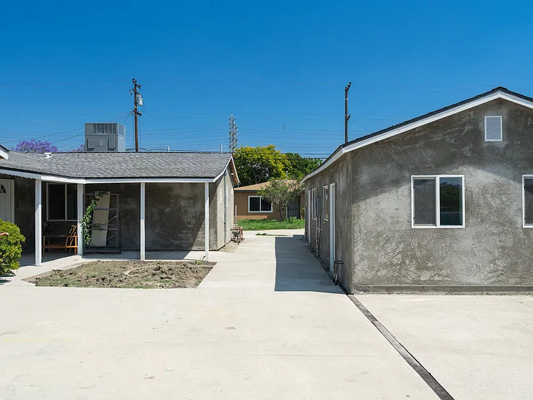 6858 Ira Ave — Photo 19