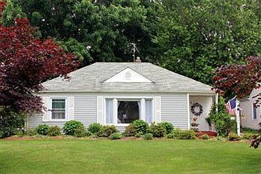 1st image of 29600 Cresthaven Dr