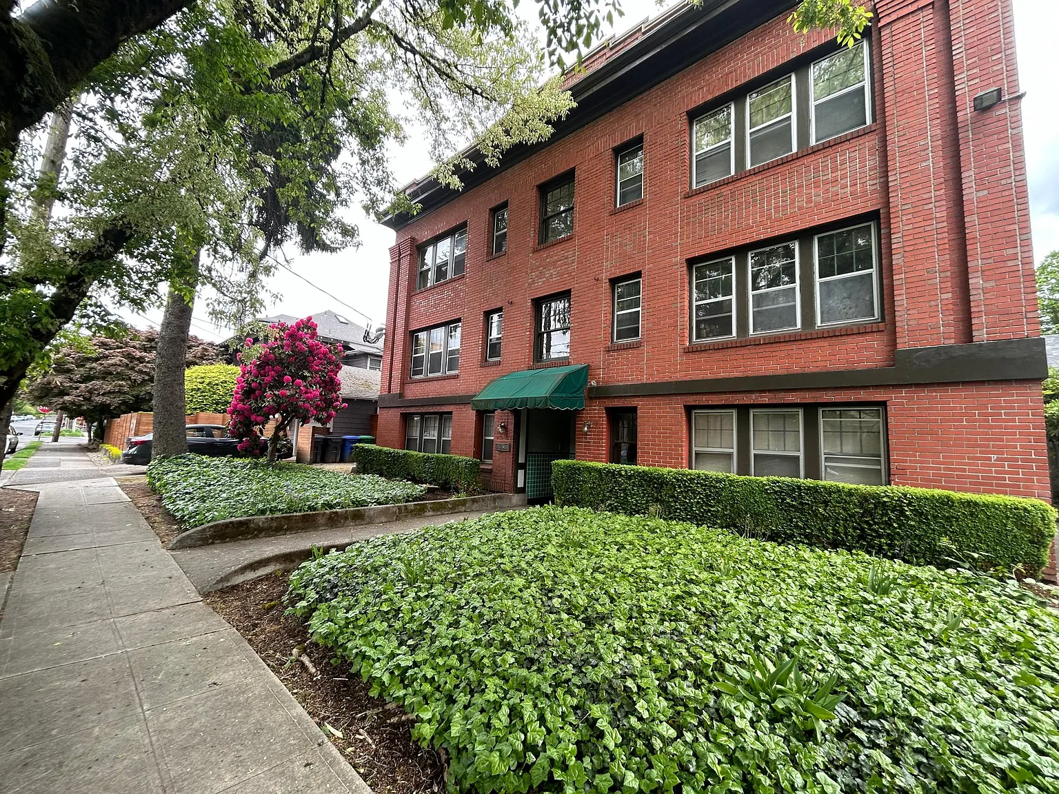 1 bed, 700 sqft, $1,350 — Photo 4