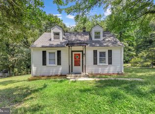 5504 Edgewood Dr, Temple Hills, MD 20748