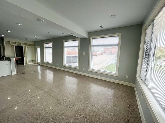 2nd image of 43 Lexington Ave SW Unit 2