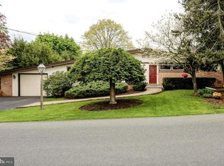 3 Greenway Dr, Mechanicsburg, PA 17055