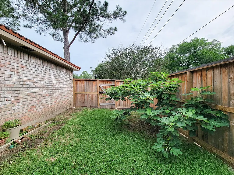 12800 Briar Forest Dr #53 — Photo 32