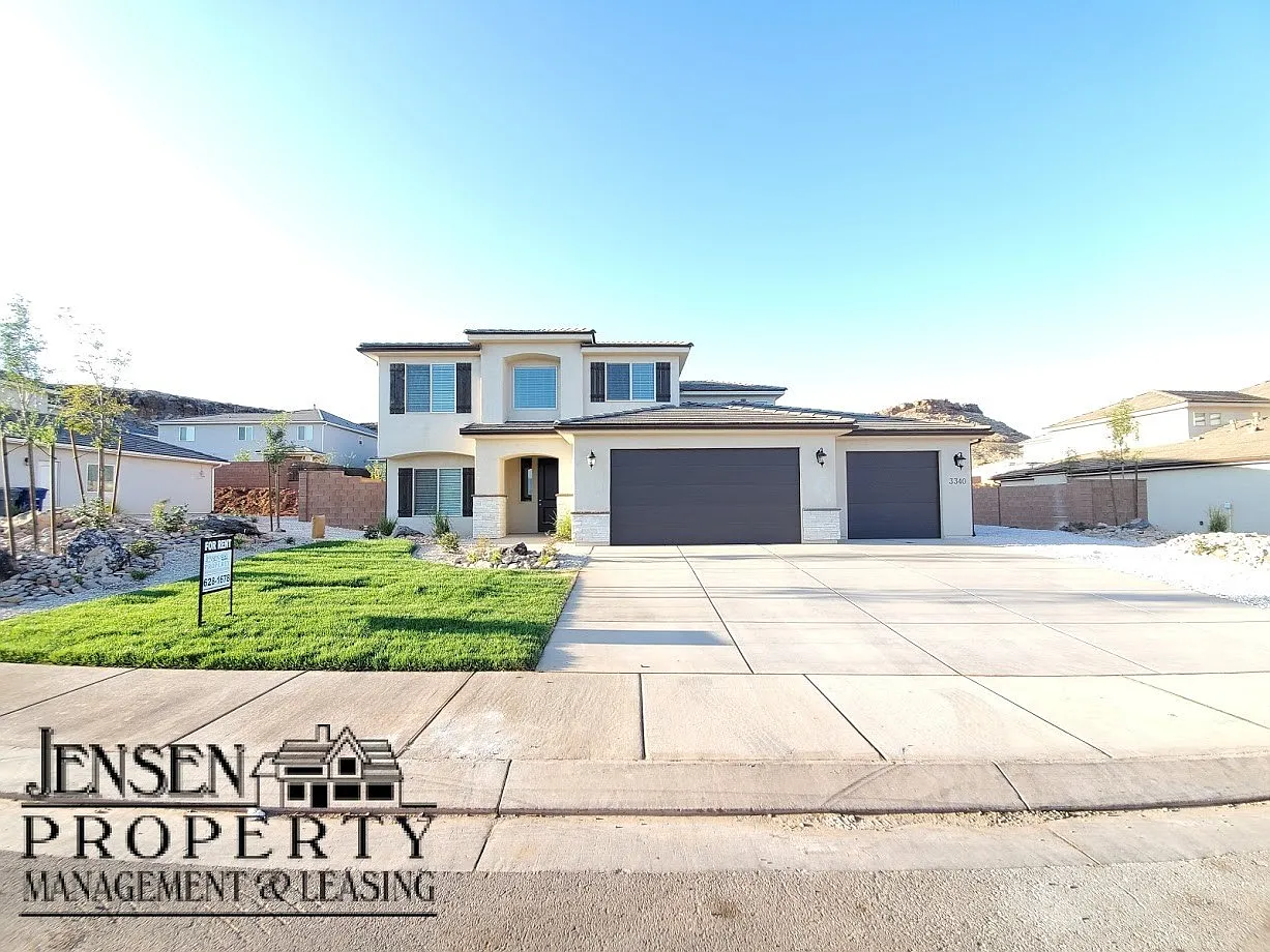 6 Bedroom, 3.5 Bath, 3 Car Garage in the Desired Little Valley Community.- Pets Negotiable - Move... — Photo 4