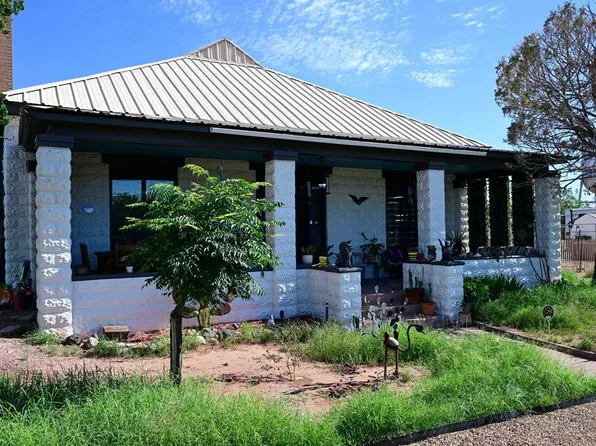 206 W 3rd St, Van Horn, TX 79855